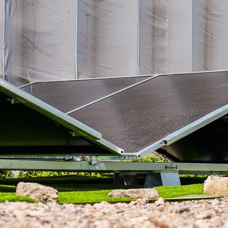 How is wind and solar complementary technology used in communication base stations abroad 